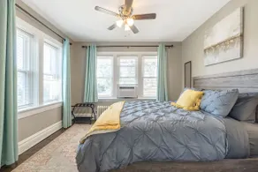 Private Parking, Comfy Bed - Image 2