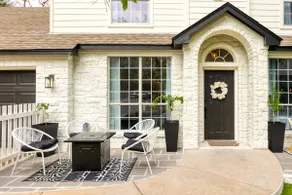 PRIME location/Big Yard/Great for Groups/Families! - Image 4