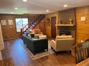 Cozy Chinook Chalet w/hot tub and fire pit - Image 4