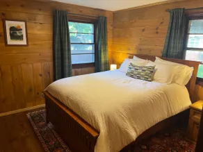 Cozy Chinook Chalet w/hot tub and fire pit - Image 5