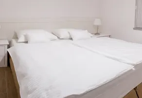 WH Apartments - Free Parking & Rent A Bike - Image 4