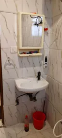 Adorable Furnished studio flat - Image 5
