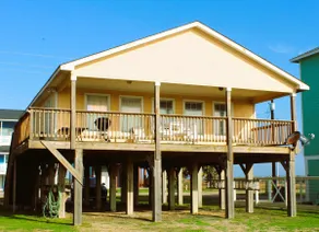 Unwind by the Gulf at This Cozy Dune‑Front Cottage - Image 2
