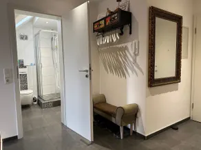 Helles modern apartment - Image 4