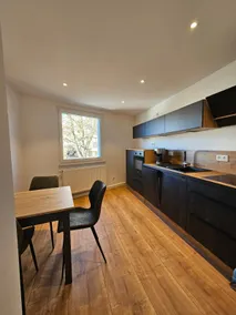 Apartment in a central location & balcony - Image 4