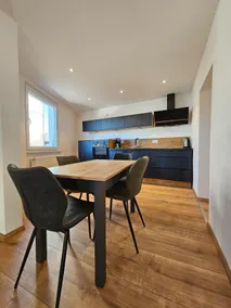 Apartment in a central location & balcony - Image 5