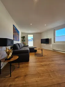 Apartment in a central location & balcony - Image 2