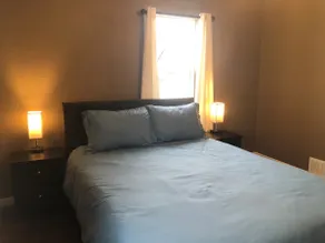 Sleeps 6. Pets welcome. Wi-Fi. 3 bedroom house. - Image 4