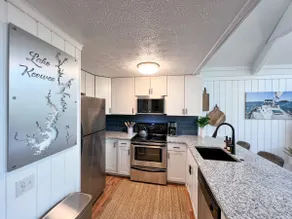 Golf view, lake access, 3 pools! - Image 3