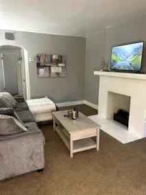 Cozy 2 bedroom in the heart of Detroit. - Image 2