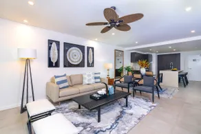 The Posh Penthouse With Stunning Rooftop Oasis, Free Parking And WIFI - Image 2