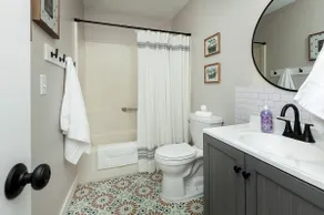 Boho Chic Near Downtown: KING BED & Reading Nook! - Image 5