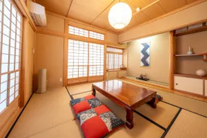 A house with a traditional Japanese hearth, greenery, and tranquility | Comfortable space for up to 6 people | American BBQ - Image 2