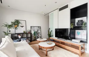 Urban Artistry Loft - A Haven Above the Bustle - Image 3