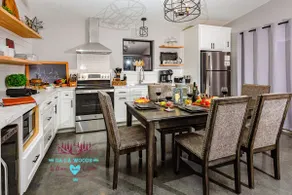 Da La Woods Two Cottages, Pool and Outdoor Dinning - Image 3