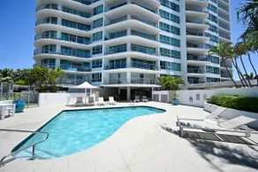 Stylish Tasteful Maroochy Escape - Image 2