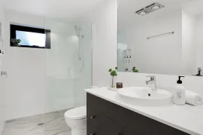 Stunning One Bedroom Unit in the Heart of Kangaroo Point - Image 4