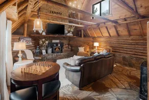 Log Cabin/100 acres/One of a kind/Wifi-Cuddly Cow - Image 3