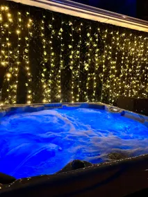 Hot Tub & Cloud Ceiling House 5 min to Mohegan Sun - Image 4