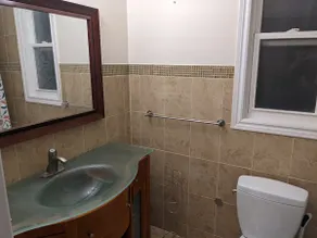 Entire House in Toronto East End - Image 5