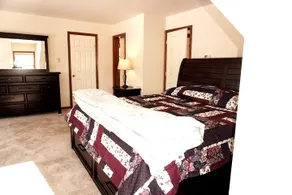 Spacious Mountain Home - Image 3