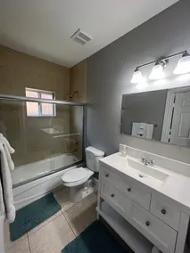 Cozy Green Apartment - Image 3