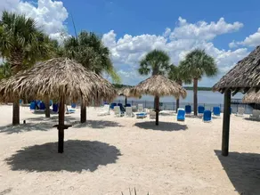 Beach Resort with poolside tiki bar and Hot Tubs near Disney World - Image 2
