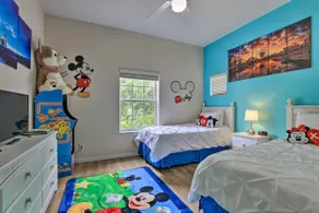 Beach Resort with poolside tiki bar and Hot Tubs near Disney World - Image 5
