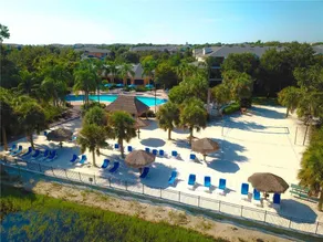 Beach Resort with poolside tiki bar and Hot Tubs near Disney World - Image 4