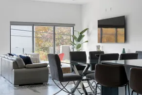Urban Stylish 3-Bed Townhome with Garage No. 1614 - Image 2