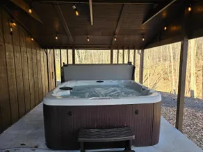 White Tail Run At Heron Hill Retreat Hot Tub Lake! - Image 3