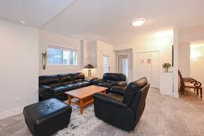 Modern Stylish 2BDR 2BATH Suite - Image 3