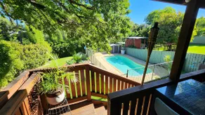 Relaxing 4BR Retreat - Pool, BBQ & Outdoor Shower - Image 2