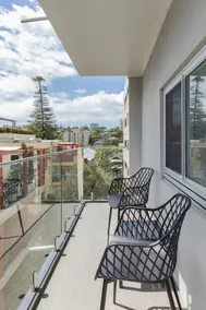 Manly Beachfront Apartment - Image 3