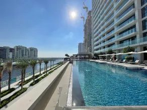 Luxe 1-Bedroom Elegance in Palace Residences - Image 4