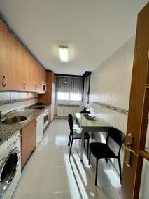 Modern and spacious apartment in Logroño - Image 3