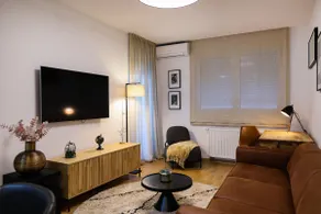 Luxury Infusion by HOME Apartments - Free Parking - Image 2
