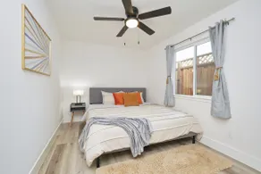 MolivuHomes 2BR: King Bed, Backyard, Pet-friendly - Image 3