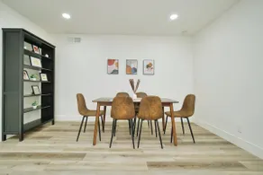 MolivuHomes 2BR: King Bed, Backyard, Pet-friendly - Image 2