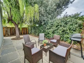 MolivuHomes 2BR: King Bed, Backyard, Pet-friendly - Image 5