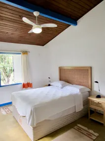 Pet Friendly Lakefront Chalet - Image 4