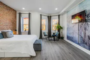Jungle Dream Loft! 3 Bed/ Wine/ Balcony/ Parking! - Image 4