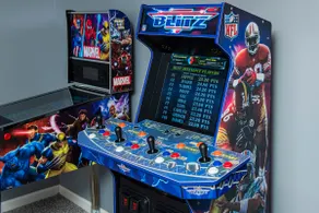 HUGE Home w/ Movie Room, Pool Table & Arcade Games - Image 3