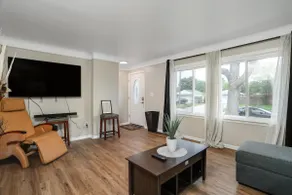 Esther's Place - Image 3