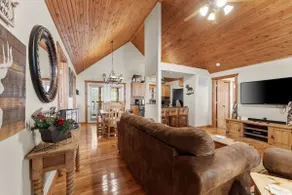 Screened Deck: Cozy Branson West Cabin! - Image 2
