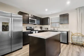 3BR Townhome, Pet-Friendly, Near Duke, Flex Stays - Image 3
