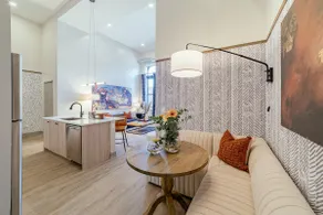 The Cornerstone - Designer 4BR Flat in Bucktown/WP - Image 3