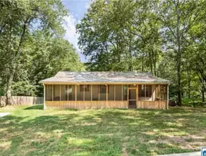 Cozy Lake Cottage - Image 3