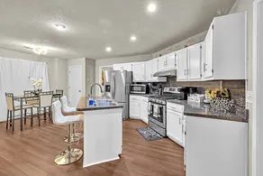Home Near Airport, Restaurants & Motor Speedway - Image 4