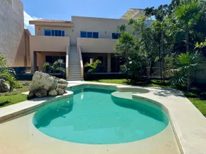LUX 3 Bedrooms + 3 Bathrooms + Pool + Beach Access - Image 2